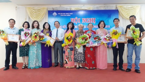 Những bài thơ xuân thấm đậm ý hay