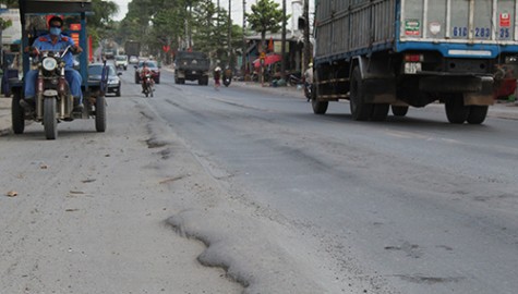 Đường xuất hiện “sống trâu” gây nguy hiểm