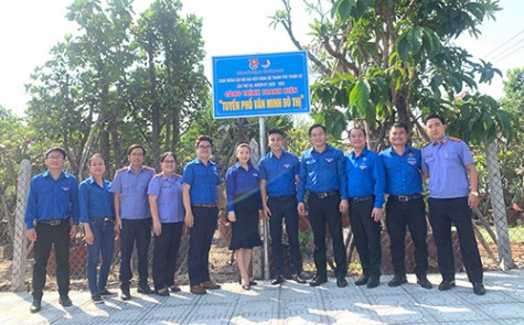 Phường đoàn Bình Nhâm (Tp.Thuận An): Sôi nổi phong trào “Tuổi trẻ chung tay xây khu phố đẹp”