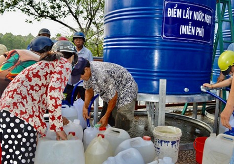 Bình Dương hỗ trợ “giải cơn khát” cho vùng hạn miền Tây