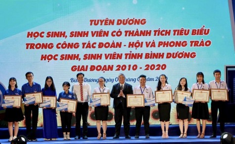 Cuộc thi “Ngày tôi vào Đảng Cộng sản Việt Nam”: “Phải học tập mãi… ”