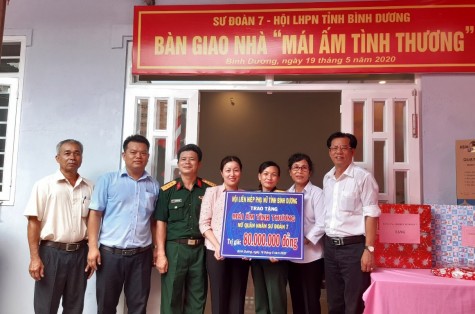 Hội LHPN tỉnh bàn giao “Mái ấm tình thương” cho chiến sĩ