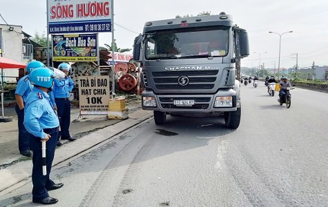 Tăng cường kiểm soát tải trọng trên Quốc lộ 1K