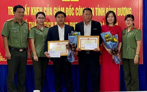 Khen thưởng tập thể, cá nhân Trung tâm giáo dục nghề nghiệp quản trị công nghiệp Bình Dương