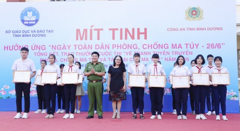 Sôi nổi cuộc thi vẽ tranh tuyên truyền về phòng chống ma túy