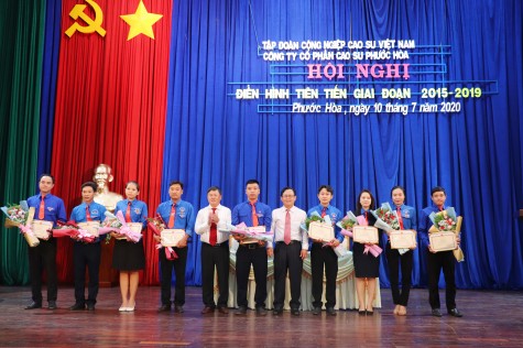 Công ty Cổ phần cao su Phước Hòa: Tuyên dương điển hình tiên tiến giai đoạn 2015-2019