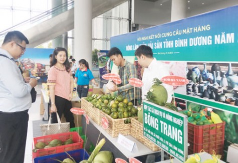 Đẩy mạnh thi đua, đưa ngành nông nghiệp phát triển toàn diện, bền vững