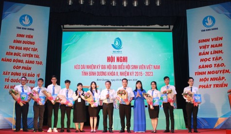 Hội Sinh viên tỉnh nhận Huân Chương Lao động hạng Ba