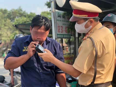 Tăng cường xử lý vi phạm nồng độ cồn, chất ma túy của người tham gia giao thông: Từng bước nâng cao ý thức của người dân