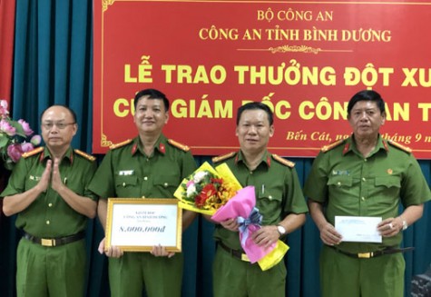 Thưởng nóng Công an TX.Bến Cát triệt phá băng nhóm trộm cắp chuyên nghiệp