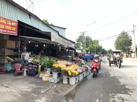 Cần chấn chỉnh tình trạng chợ lấn đường