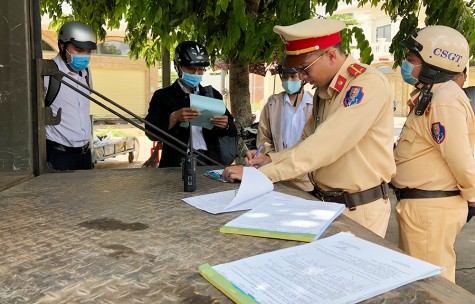 Bảo đảm an toàn giao thông cho học sinh đến trường