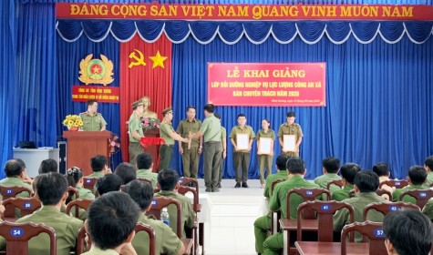 Khai giảng lớp bồi dưỡng nghiệp vụ lực lượng công an xã bán chuyên trách