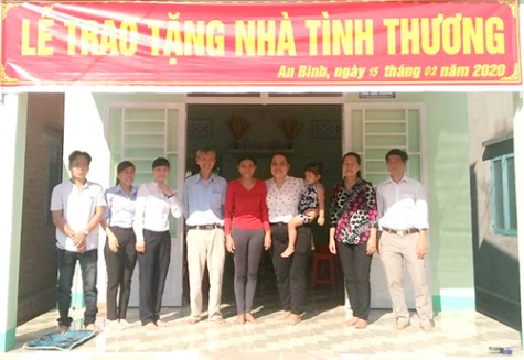 Đồng bào dân tộc thiểu số đã thoát nghèo