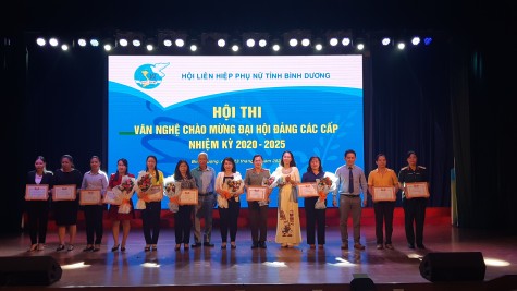 Hát vang những bài “Sắt son niềm tin với Đảng”