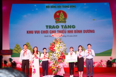 Tuyên dương 200 đội viên “Cháu ngoan Bác Hồ”