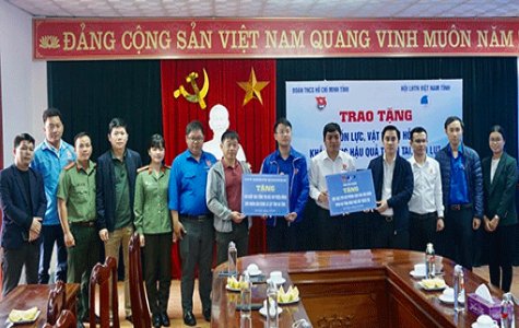 Tiếp tục chia sẻ, hỗ trợ người dân chịu thiệt hại do bão lũ ở miền Trung