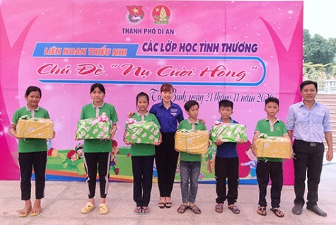 Thành đoàn Dĩ An: Tổ chức liên hoan thiếu nhi các lớp học tình thương