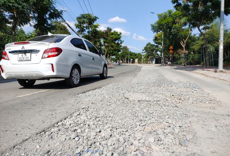 Đào bới đường, gây nguy hiểm cho người lưu thông