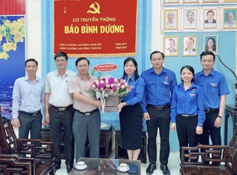 Tỉnh đoàn Bình Dương chúc mừng Báo Bình Dương nhân ngày kỷ niệm 44 năm ngày thành lập Báo Sông Bé - Bình Dương (1.12.1976 - 1.12.2020)