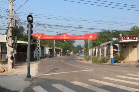 Thanh An thay màu áo mới...