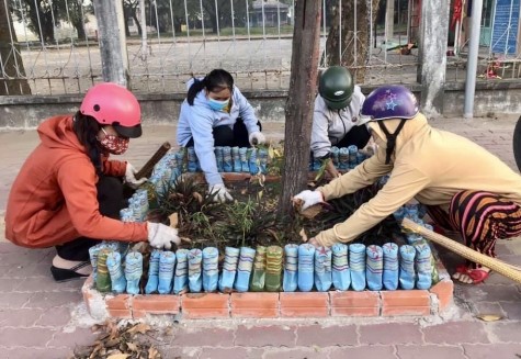 Hội Liên hiệp Phụ nữ TP.TDM: Ra quân dọn vệ sinh đường phố