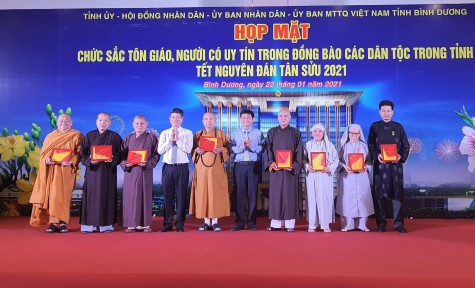 Họp mặt chức sắc tôn giáo, đồng bào các dân tộc nhân dịp Tết Nguyên đán Tân Sửu 2021