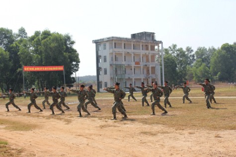 Những bông hoa trên thao trường