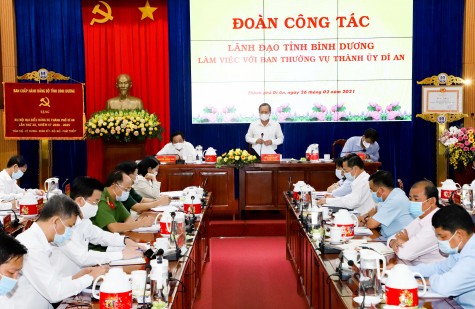 Đoàn công tác tỉnh làm việc với Ban thường vụ Thành ủy Dĩ An