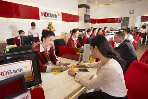 Hỗ trợ khách hàng chống dịch, HDBank giảm mạnh lãi suất còn 3%