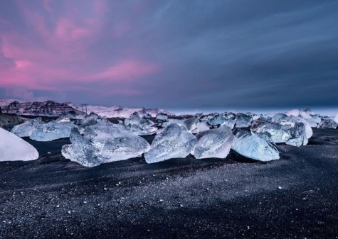 Vẻ đẹp choáng ngợp của "bãi biển kim cương" tại Iceland