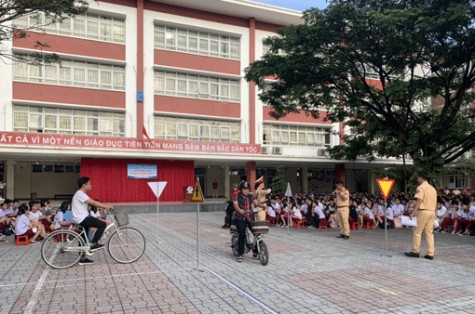 Tổng kết 5 năm thực hiện phong trào thi đua bảo đảm trật tự an toàn giao thông: Xuất hiện nhiều mô hình hay