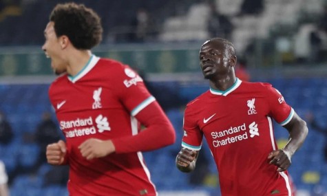 Liverpool hụt chân trên đường đua vào top 4