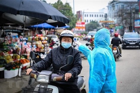 Nhiều tỉnh tạm dừng hoạt động đông người, dịch vụ không thiết yếu