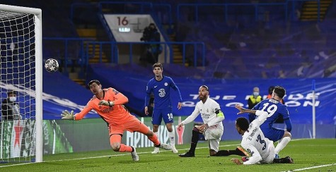 Chelsea vào chung kết Champions League