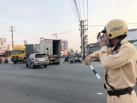 Giải bài toán ùn tắc giao thông vào giờ cao điểm – Bài 1