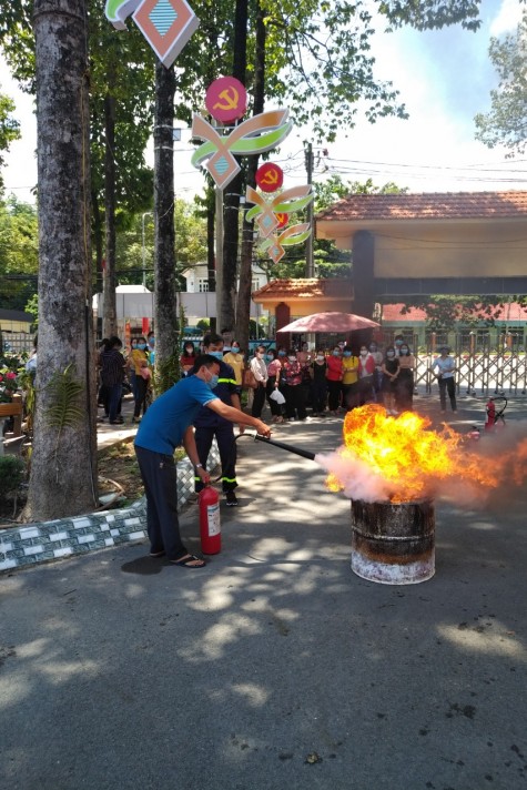 Tập huấn phòng cháy chữa cháy cho tổ hướng dẫn bầu cử