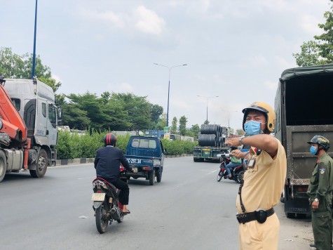 Giải bài toán ùn tắc giao thông vào giờ cao điểm - Bài 5