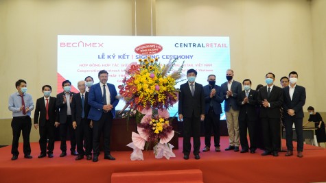 Tổng Công ty Becamex IDC ký kết hợp đồng hợp tác với Tập đoàn Central Retail Vietnam