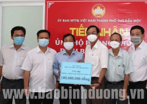 TP. Thủ Dầu Một tiếp nhận 100 triệu đồng ủng hộ phòng, chống dịch Covid-19