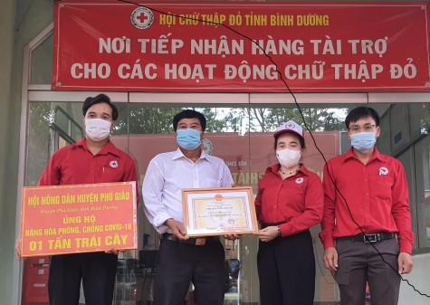 Hỗ trợ, chia sẻ yêu thương giữa mùa dịch