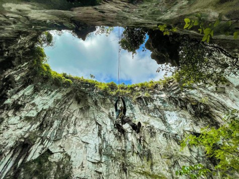 Hố sụt giữa lòng Hà Giang cho người ưa mạo hiểm