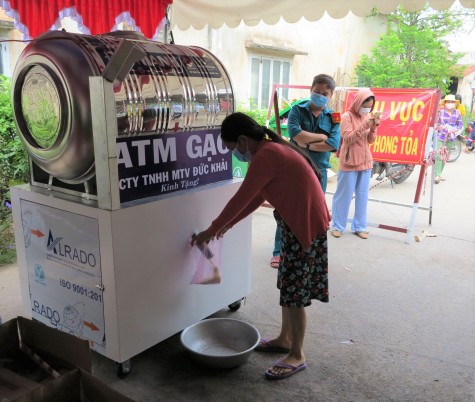 Phường Phú Chánh, TX.Tân Uyên: Đưa vào hoạt động ATM gạo phục vụ người dân trong khu vực cách ly