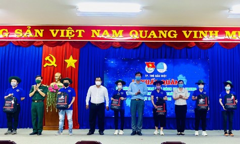 Xuất quân đội hình thanh niên tình nguyện hỗ trợ khu cách ly tập trung