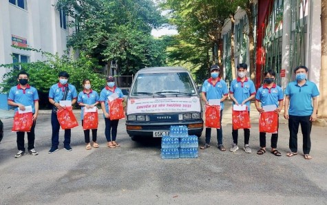 Xuất quân đội tình nguyện thanh niên công nhân tham gia hỗ trợ test sàng lọc Covid -19