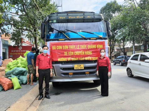 Trái bầu, trái bí của người dân vùng lũ Quảng Bình gửi trao nhân dân Bình Dương chống dịch