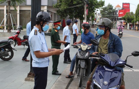 Đồng lòng chống dịch, thực hiện nghiêm giãn cách xã hội