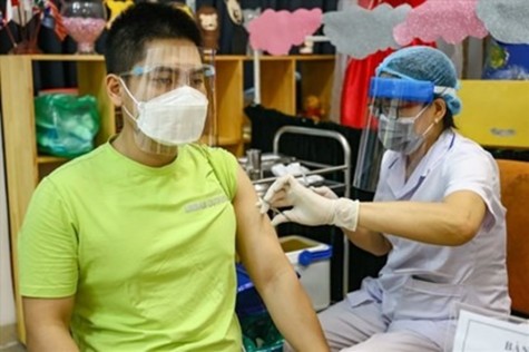 Tiêm vaccine COVID-19 bao lâu thì phát huy tác dụng phòng bệnh?