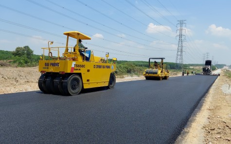 Tập trung đẩy nhanh tiến độ các công trình đầu tư công