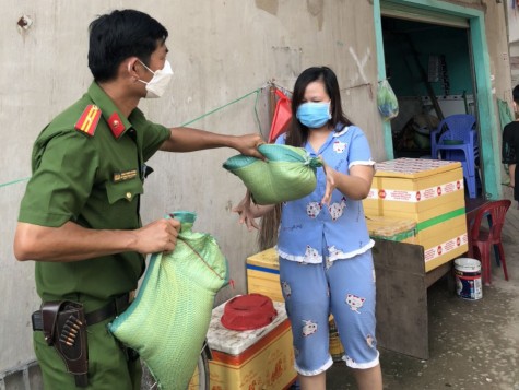 Củng cố hồ sơ xử lý người đăng thông tin sai sự thật về chủ trọ đuổi nữ tình nguyện viên trong đêm